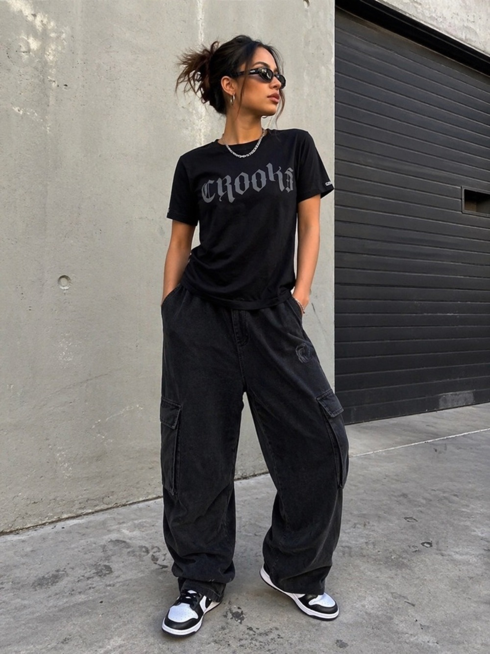 Crooks & Castles Black Gothic Logo Tee Women’s Small Streetwear Graphic T-Shirt